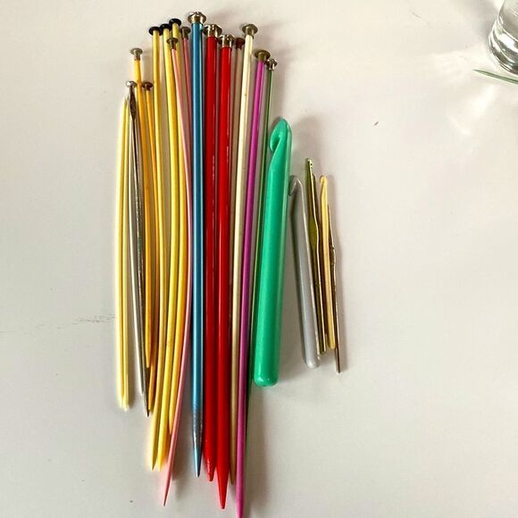 Lot of Knitting needles and Crochet Hooks - Picture 1 of 6